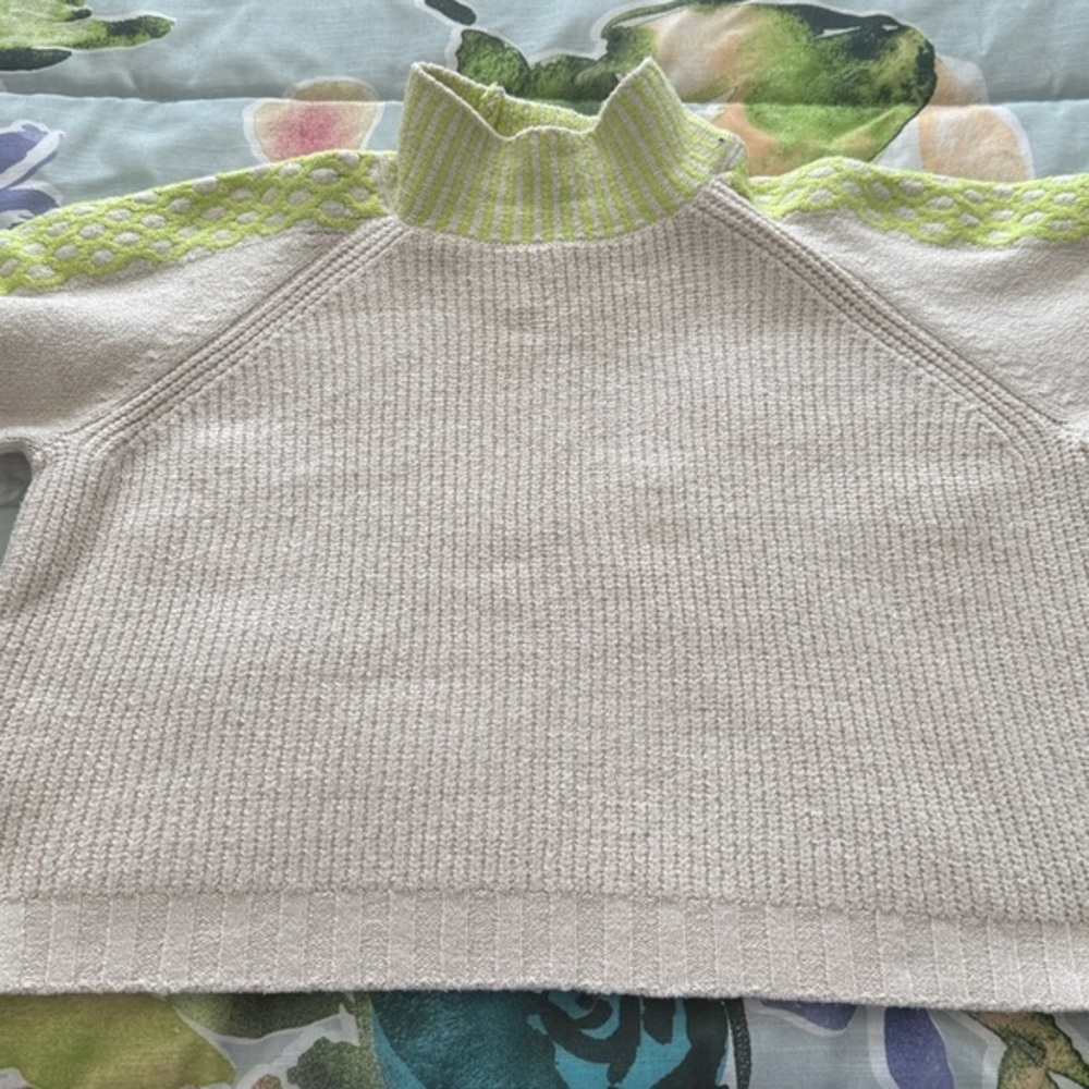Target Cream Lime Green Turtleneck Sweater Womens Small Textured Shoulder Knit